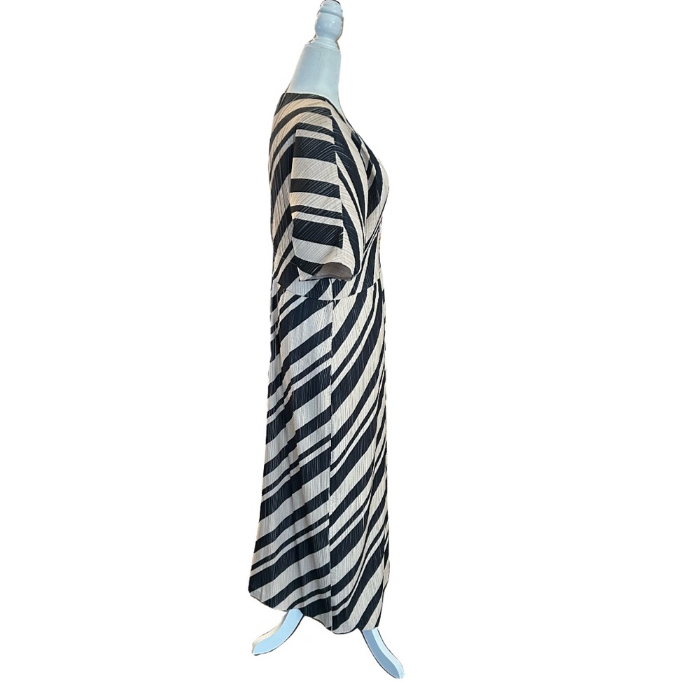 Lela Rose Size 12 Sheath Dress Black and Cream Diagonal Stripe V-Neck Midi NWT - Picture 6 of 16